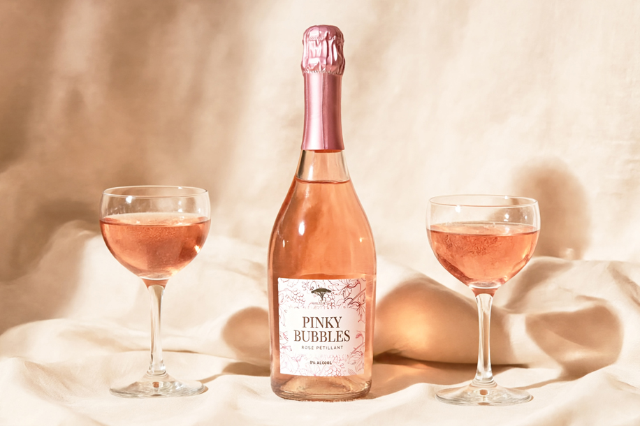 Pinky Bubbles, le rosé pétillant sans alcool qui change la façon de célébrer
